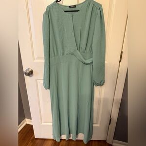 Elegant Green Women's Dress